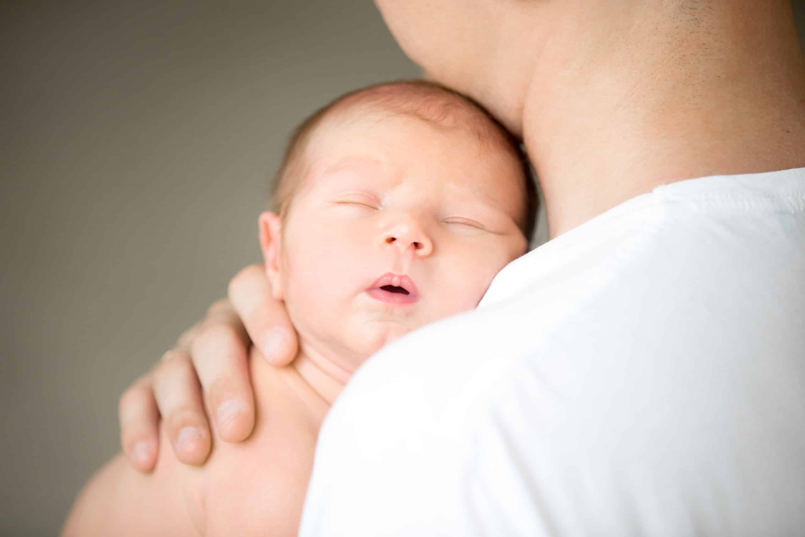 O que preciso saber antes de visitar um récem-nascido